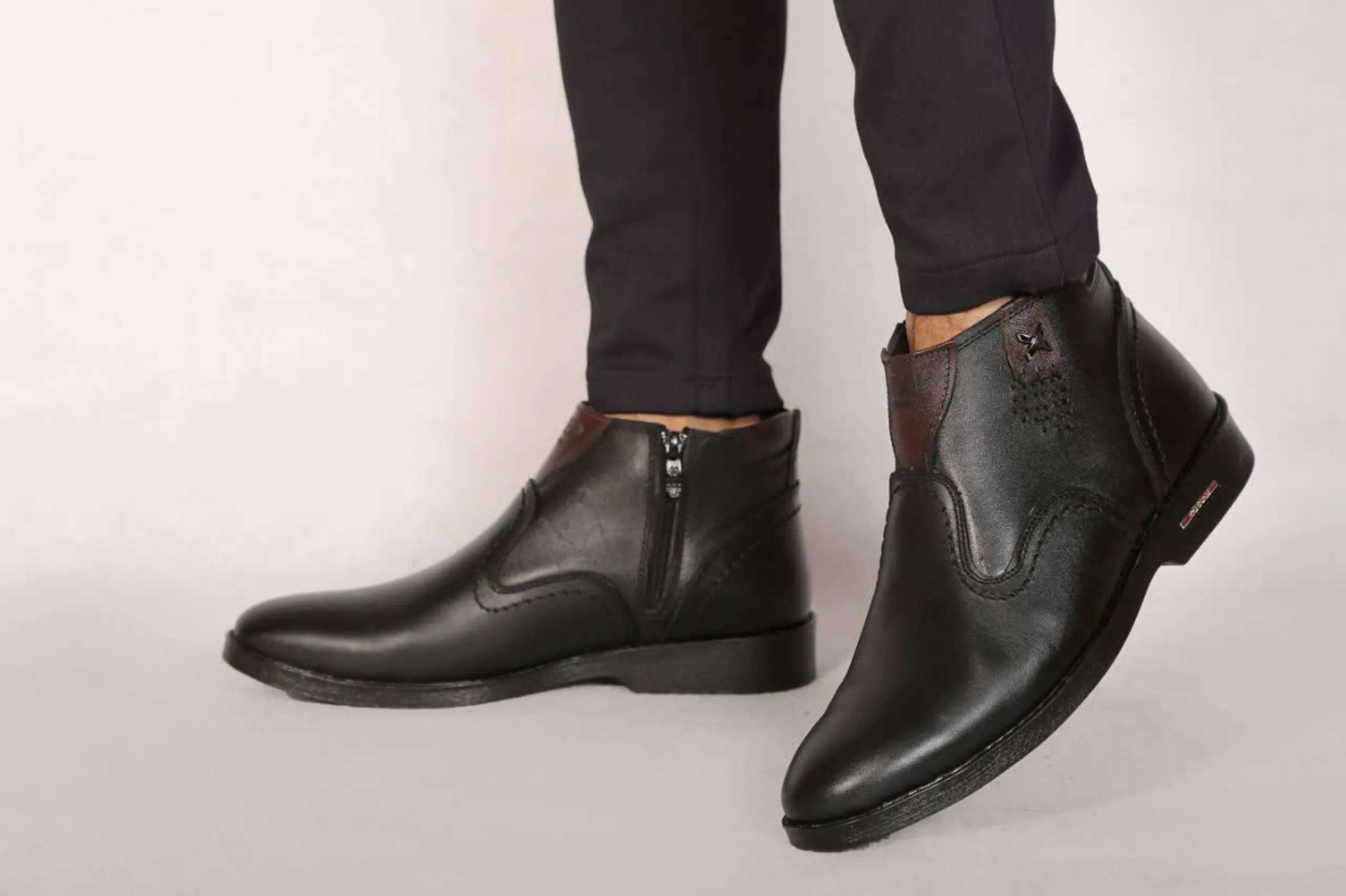 کفش  چرم  بوت مردانه مدل تیپ زیپی کفش  چرم  بوت مردانه مدل تیپ زیپی